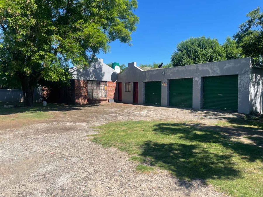 5 Bedroom Property for Sale in Estoire Free State